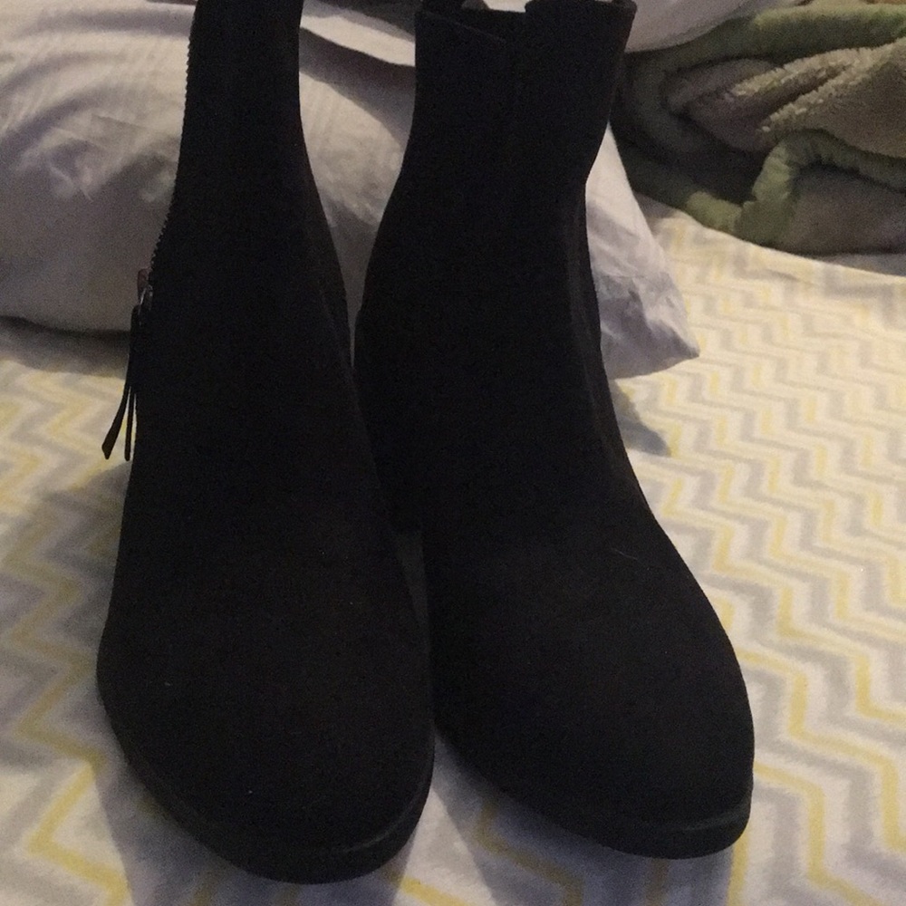 Black boots fairly new